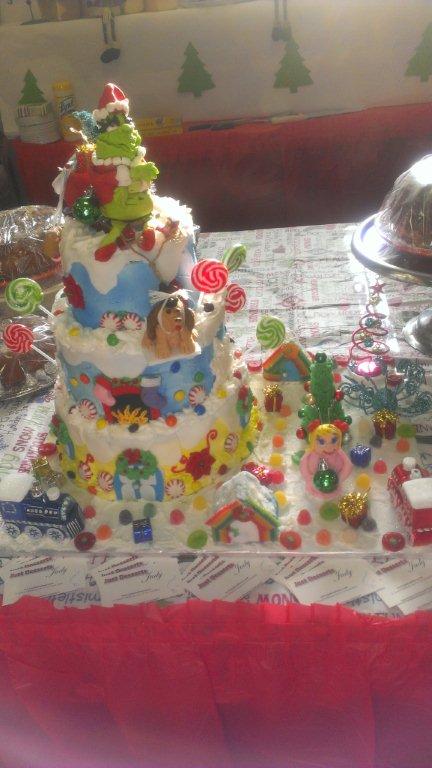 HOW THE GRINCH STOLE CHRISTMAS CAKE-