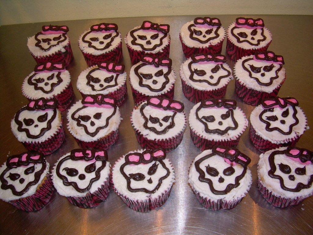 MONSTER HIGH CUPCAKES-