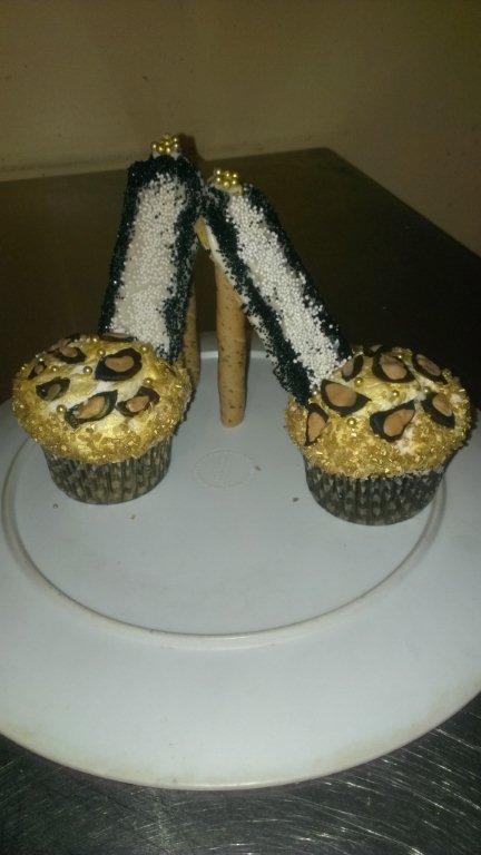 STILETTO CUPCAKES-