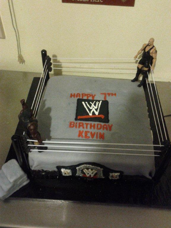 WRESTLING CAKE-