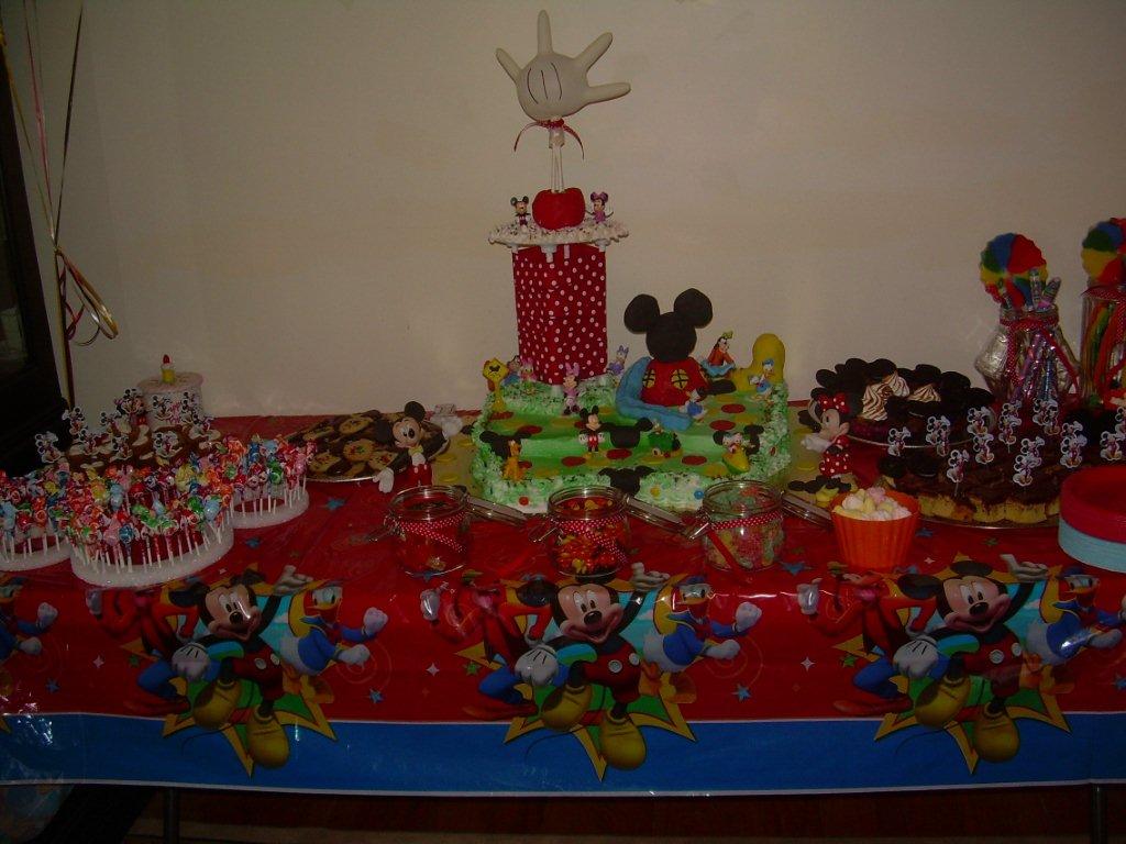 MICKEY MOUSE DESSERT TABLE-