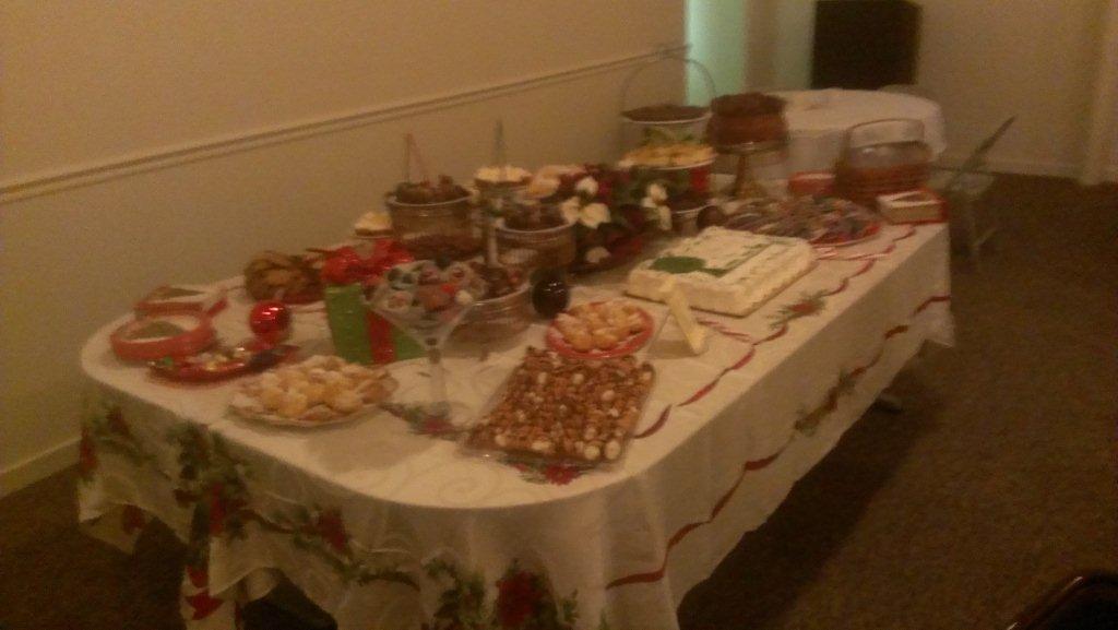 CHRISTMAS DESSERT TABLE-